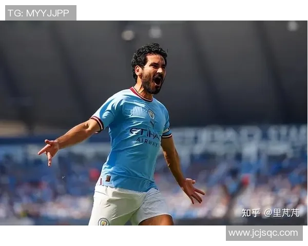 京多安的传奇之路:从默默无闻到世界足球巨星的蜕变与辉煌 京多安的传奇之路:从默默无闻到世界足球巨星的蜕变与辉煌